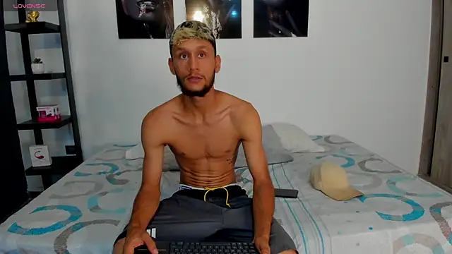 Snapshot of TedyX99 chatting on 04-04-26, 09:12 TedyX99 online show from 04-04-26, 09:12