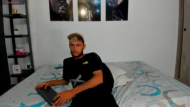 Snapshot of TedyX99 chatting on 04-05-26, 10:12 TedyX99 online show from 04-05-26, 10:12