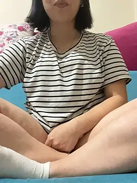 Snapshot of edeece chatting on 03-03-26, 10:59 edeece online show from 03-03-26, 10:59