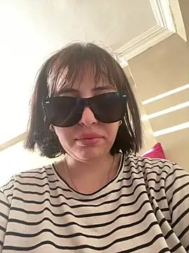 Snapshot of edeece chatting on 03-04-26, 03:18 edeece online show from 03-04-26, 03:18