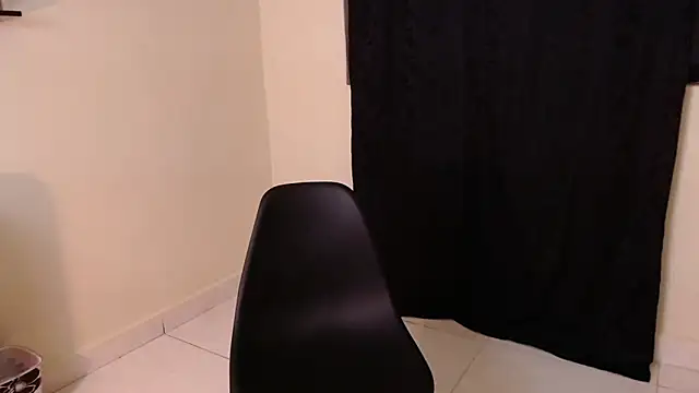 LyriaDiamond  online show from 03-18-26, 08:23