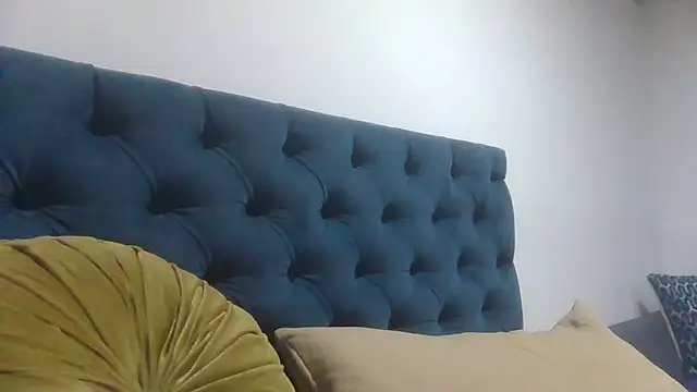 Jiwon Han online show from 04-17-26, 12:46