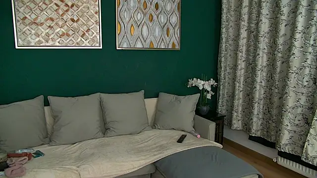 SkinnyNatty online show from 04-05-26, 03:47