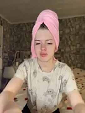 KayShaw online show from 05-19-26, 02:18