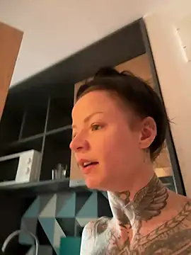 SkinnyLilly online show from 06-08-26, 04:35