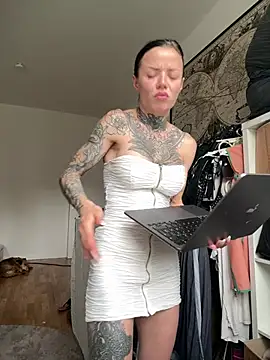 SkinnyLilly online show from 06-29-26, 04:40