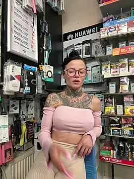 SkinnyLilly online show from 07-01-26, 07:02