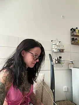 SkinnyLilly online show from 07-02-26, 04:57