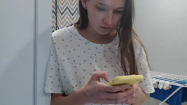 Olivia Swann online show from 03-20-26, 08:46