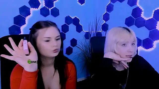 Snapshot of miss_courtney_ chatting on 04-07-26, 10:26 miss courtney online show from 04-07-26, 10:26
