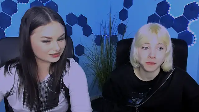 Snapshot of miss_courtney_ chatting on 04-20-26, 08:50 miss courtney online show from 04-20-26, 08:50