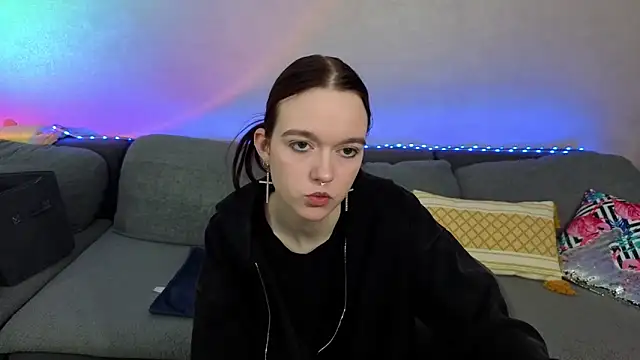 SunyLily online show from 05-08-26, 06:19
