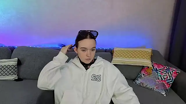 SunyLily online show from 05-16-26, 06:10