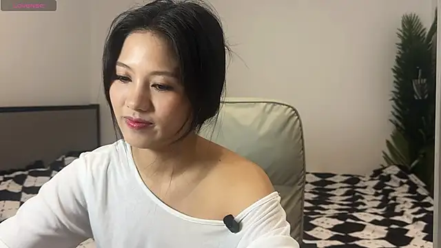 onlylookatu online show from 03-27-26, 05:12