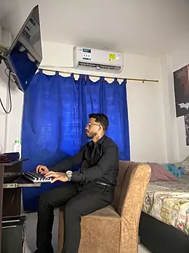 Snapshot of Kenny_romano chatting on 03-08-26, 06:12 Kenny romano online show from 03-08-26, 06:12