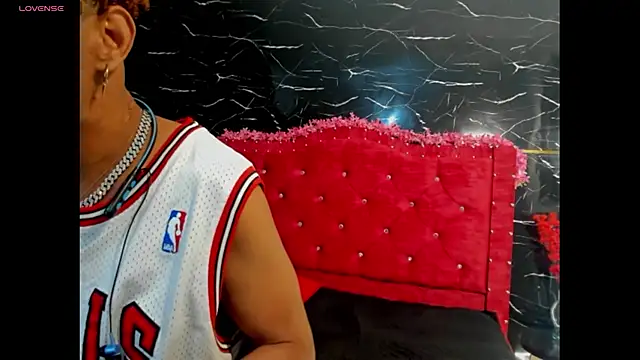 Snapshot of the_curlyhot chatting on 03-06-26, 02:24 the curlyhot online show from 03-06-26, 02:24