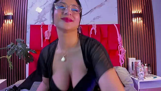 Snapshot of Dianna-Rosse chatting on 05-11-26, 04:15 Dianna-Rosse online show from 05-11-26, 04:15