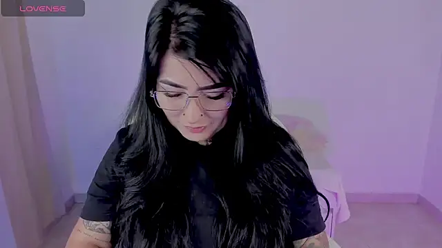 Snapshot of heeyy_kitty chatting on 04-11-26, 06:23 heeyy kitty online show from 04-11-26, 06:23