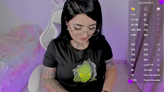 Snapshot of heeyy_kitty chatting on 05-16-26, 09:13 heeyy kitty online show from 05-16-26, 09:13