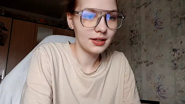 Snapshot of Emmaheartley chatting on 03-13-26, 05:36 Emmaheartley online show from 03-13-26, 05:36