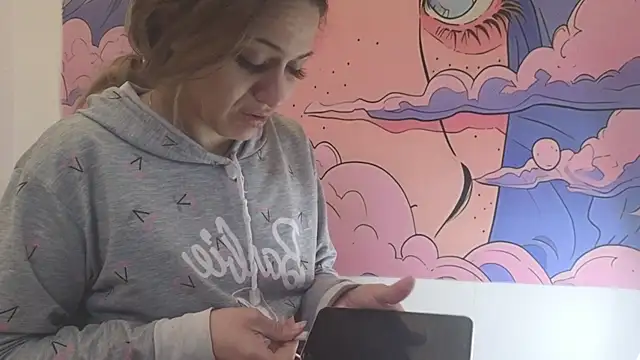 Caroline hernandes online show from 06-19-26, 01:26