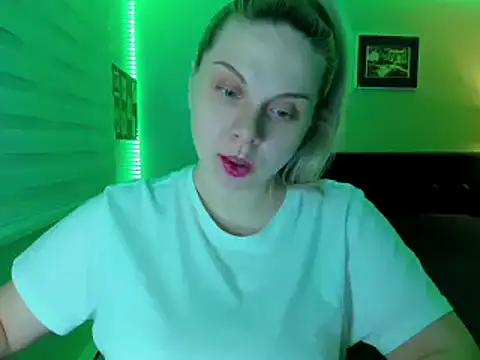 Snapshot of callme_iva chatting on 03-13-26, 04:41 callme iva online show from 03-13-26, 04:41