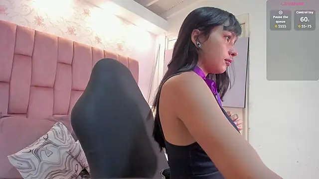 Snapshot of melina_voss chatting on 03-10-26, 10:37 melina voss online show from 03-10-26, 10:37