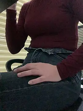 Snapshot of Luna-Hairypussy chatting on 03-10-26, 01:21 Luna-Hairypussy online show from 03-10-26, 01:21