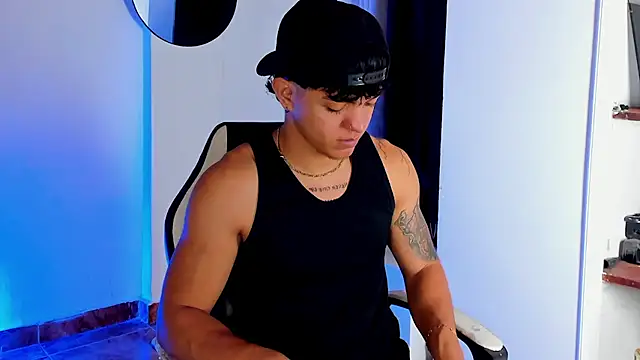 Noah brown 2 online show from 04-17-26, 03:53