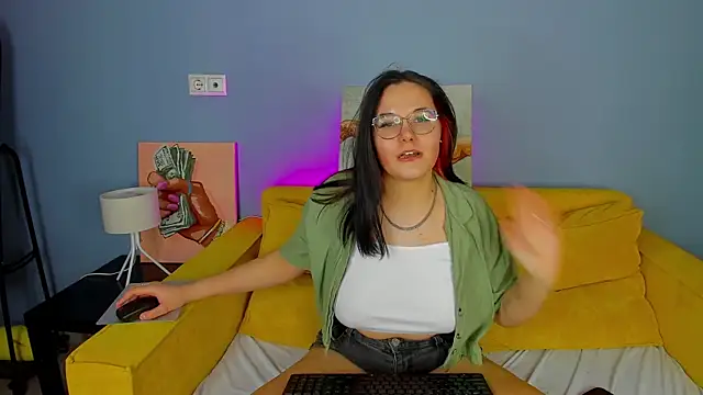 Sara Spans online show from 03-07-26, 01:24