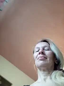 ViktoriaSexi1 online show from 03-18-26, 06:49