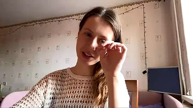Snapshot of AlesiaGurevich chatting on 07-10-26, 07:23 AlesiaGurevich online show from 07-10-26, 07:23