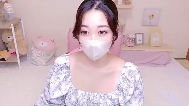 YURIKAsan  online show from 05-17-26, 11:39