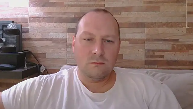 Snapshot of lustonfan chatting on 05-16-26, 12:48 lustonfan online show from 05-16-26, 12:48
