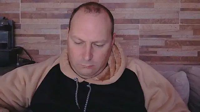 Snapshot of lustonfan chatting on 05-21-26, 11:50 lustonfan online show from 05-21-26, 11:50