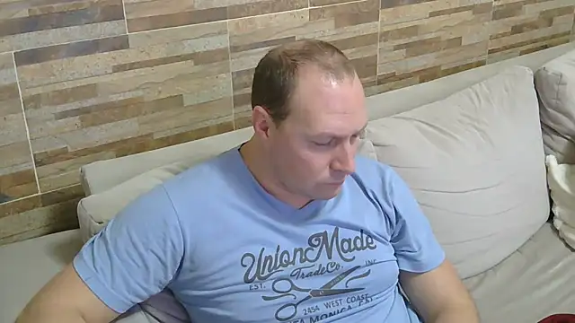 Snapshot of lustonfan chatting on 05-27-26, 12:24 lustonfan online show from 05-27-26, 12:24