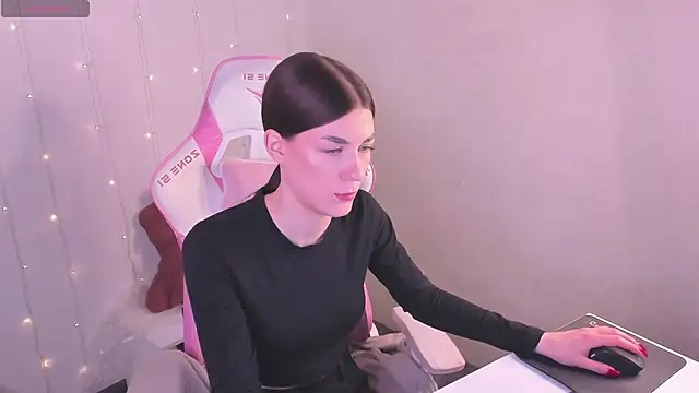 Snapshot of LunaRossaa chatting on 05-08-26, 11:54 LunaRossaa online show from 05-08-26, 11:54