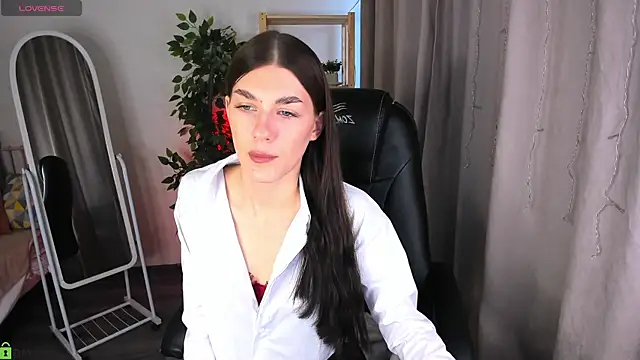 Snapshot of LunaRossaa chatting on 06-02-26, 11:51 LunaRossaa online show from 06-02-26, 11:51