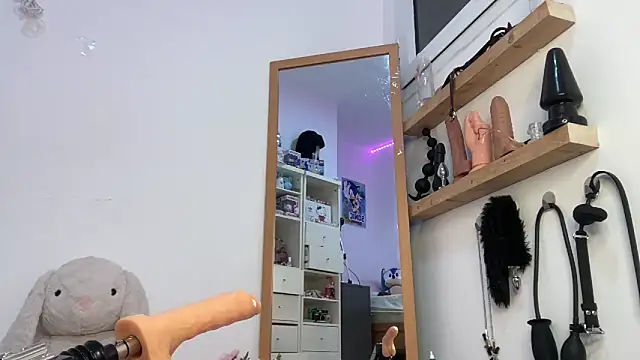 Alissa-Kissa online show from 04-25-26, 06:05