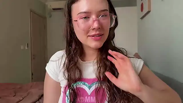KristieKitty online show from 07-18-26, 08:18