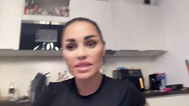 Snapshot of AMBER_HARD chatting on 03-11-26, 11:00 AMBER HARD online show from 03-11-26, 11:00