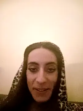 Snapshot of chiara-mario chatting on 03-28-26, 05:45 chiara-mario online show from 03-28-26, 05:45