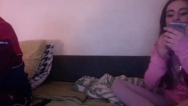 Snapshot of chiara-mario chatting on 04-15-26, 07:58 chiara-mario online show from 04-15-26, 07:58