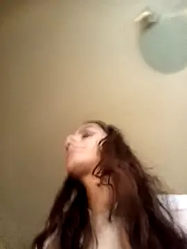 Snapshot of chiara-mario chatting on 04-22-26, 04:41 chiara-mario online show from 04-22-26, 04:41