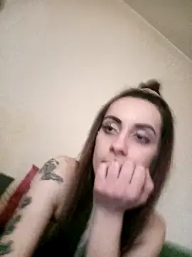 Snapshot of chiara-mario chatting on 05-10-26, 01:38 chiara-mario online show from 05-10-26, 01:38