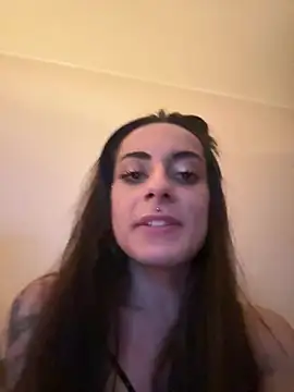 Snapshot of chiara-mario chatting on 05-11-26, 01:44 chiara-mario online show from 05-11-26, 01:44