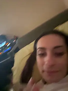 Snapshot of chiara-mario chatting on 05-12-26, 04:48 chiara-mario online show from 05-12-26, 04:48