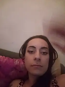 Snapshot of chiara-mario chatting on 05-27-26, 02:08 chiara-mario online show from 05-27-26, 02:08