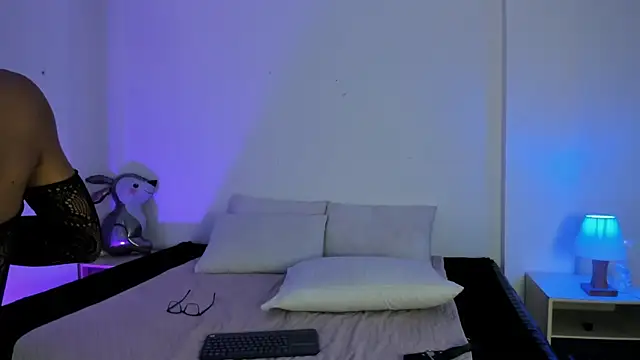 Eve-01 online show from 04-13-26, 08:03