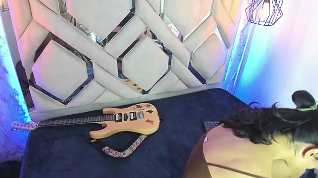 Mystical meteor online show from 04-21-26, 01:42